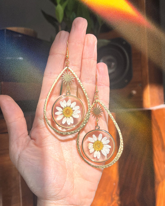 Daisy and Sun earrings 🌞