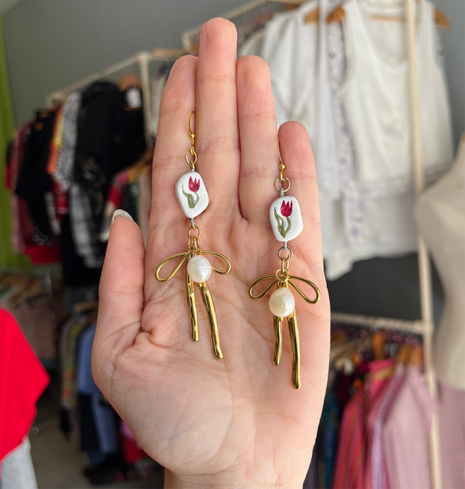 Hand Painted Clay, Genuine Pearl and Stainlessteel Earrings 🌷