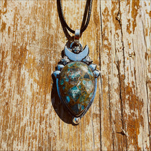Load image into Gallery viewer, Apatite Luna Pendant